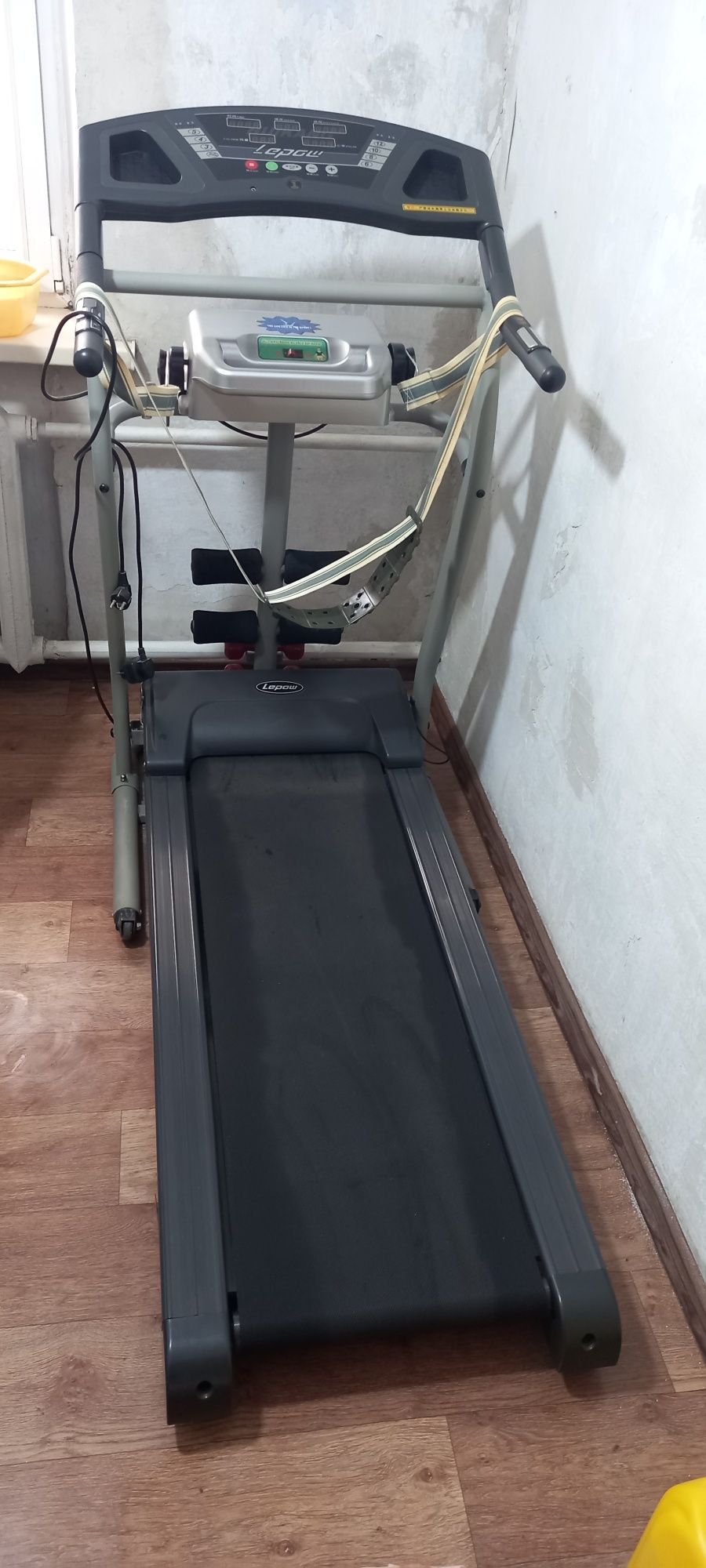 Продам беговую дорожку