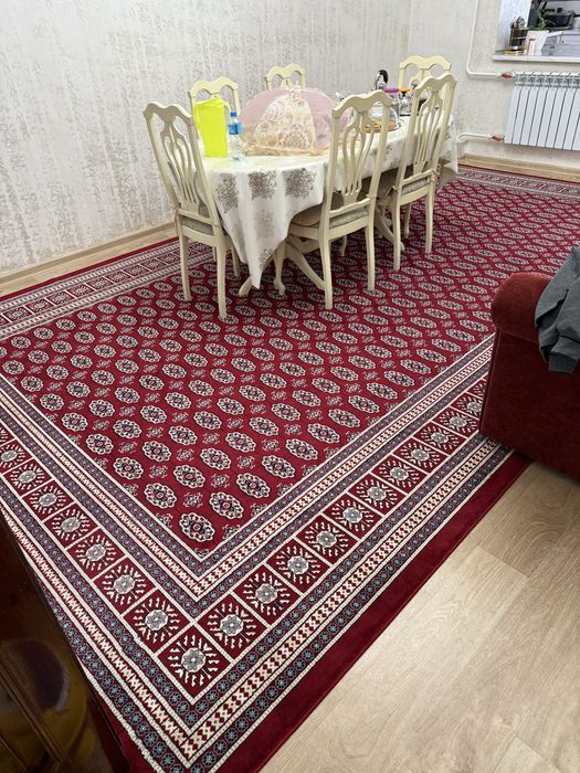 Продам качественные ковры в отличном состоянии.