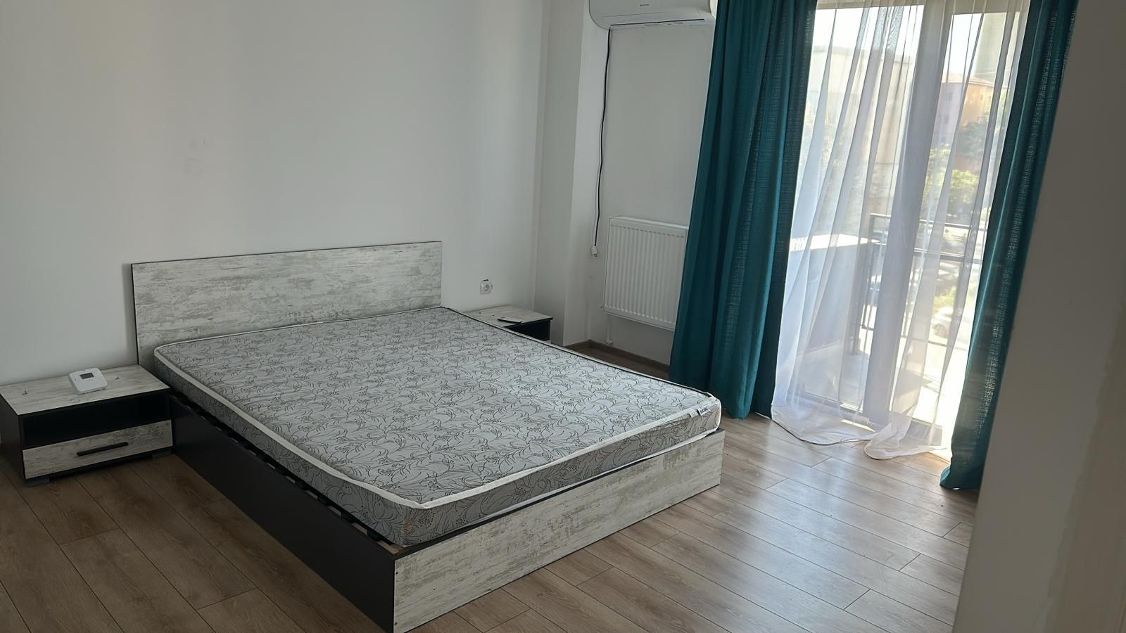 Închiriez apartament