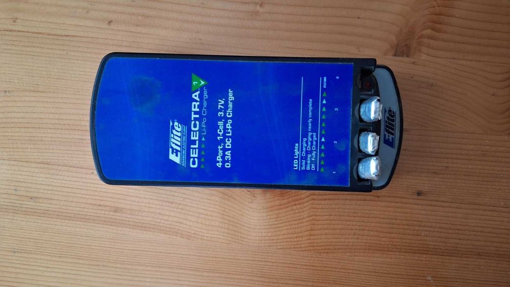 радиоуправляем 3D малък хеликоптер blade mrs 2.4  Ghz