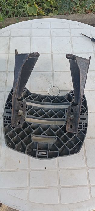 Багажник Givi за Suzuki Burgman