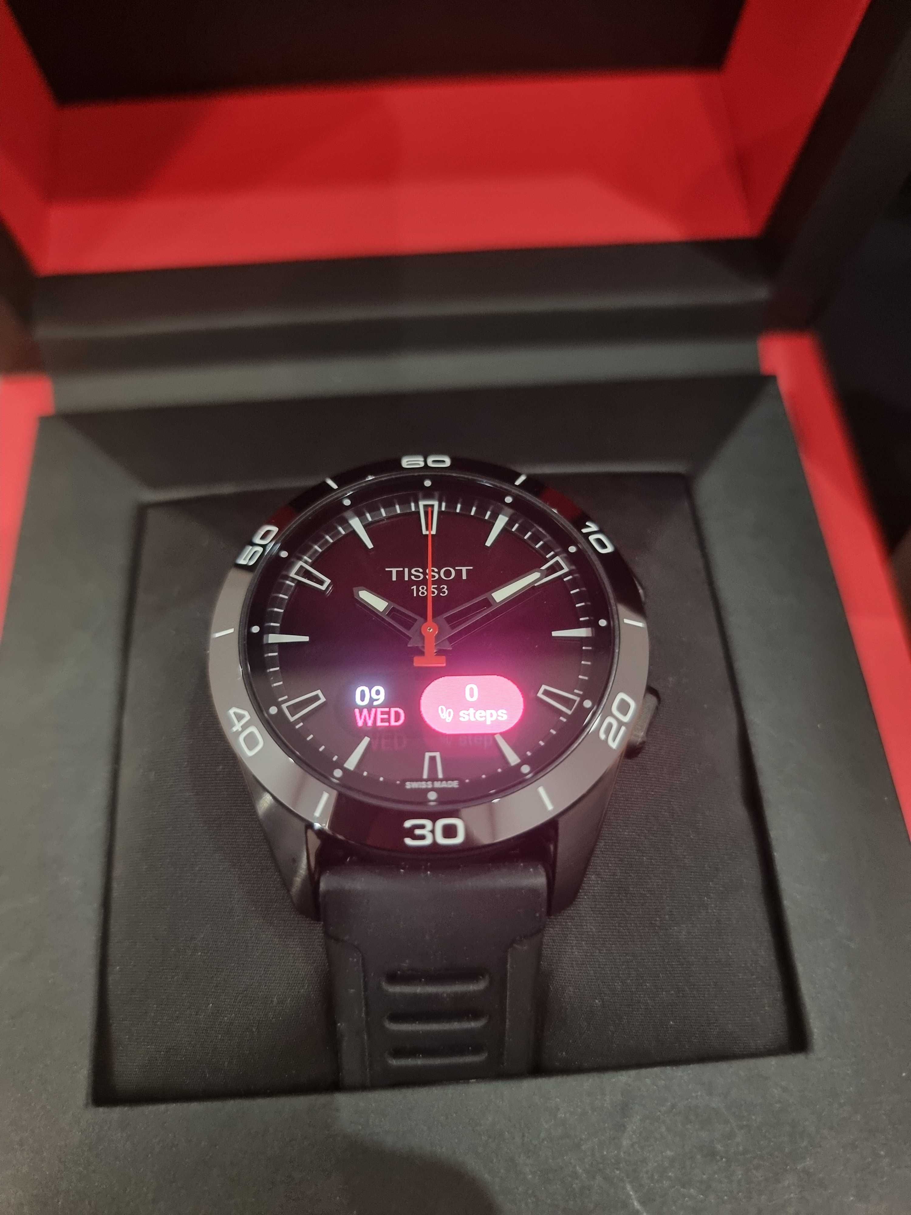 Смарт часовник TISSOT T-Touch Connect Sport / ОРИГИНАЛЕН