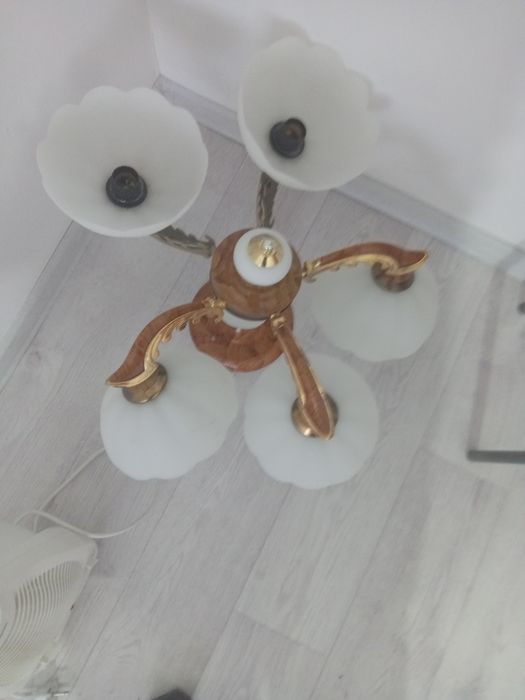 Продам люстру хорошем состоянии