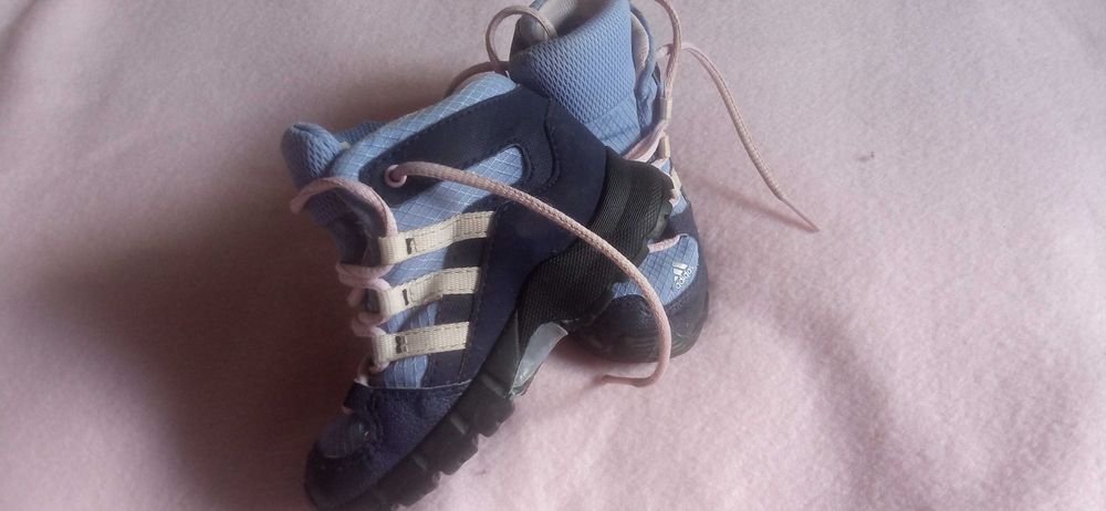 Bocanci adidas 22
