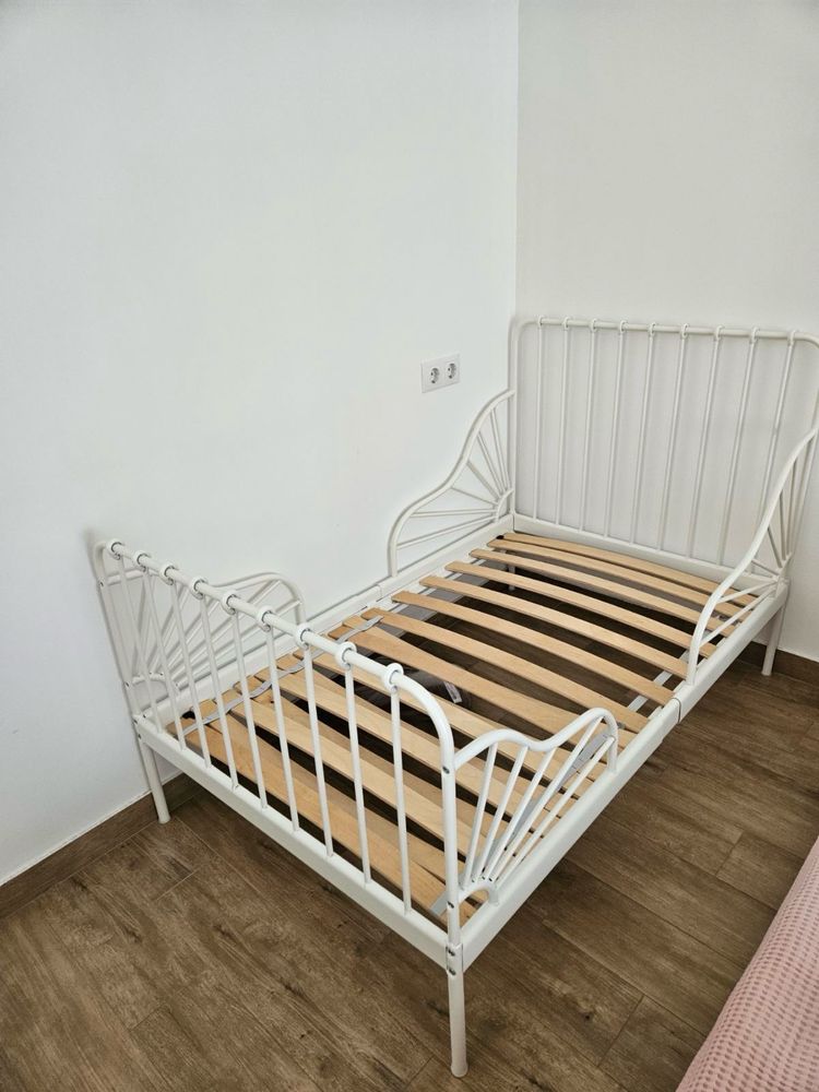 Minnen легло Ikea регулируемо