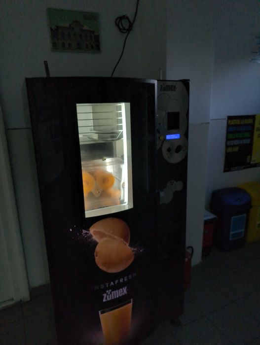 Tonomat fresh de Portocale Zumex vending