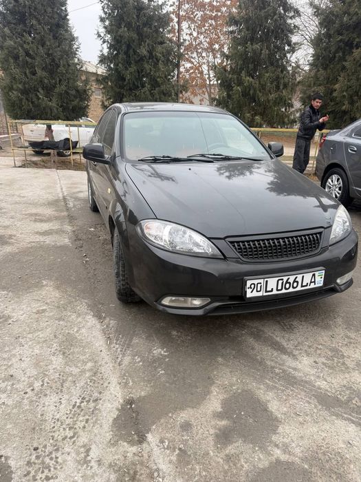 Yaxshi sostayaniyada Lasetti Jentra