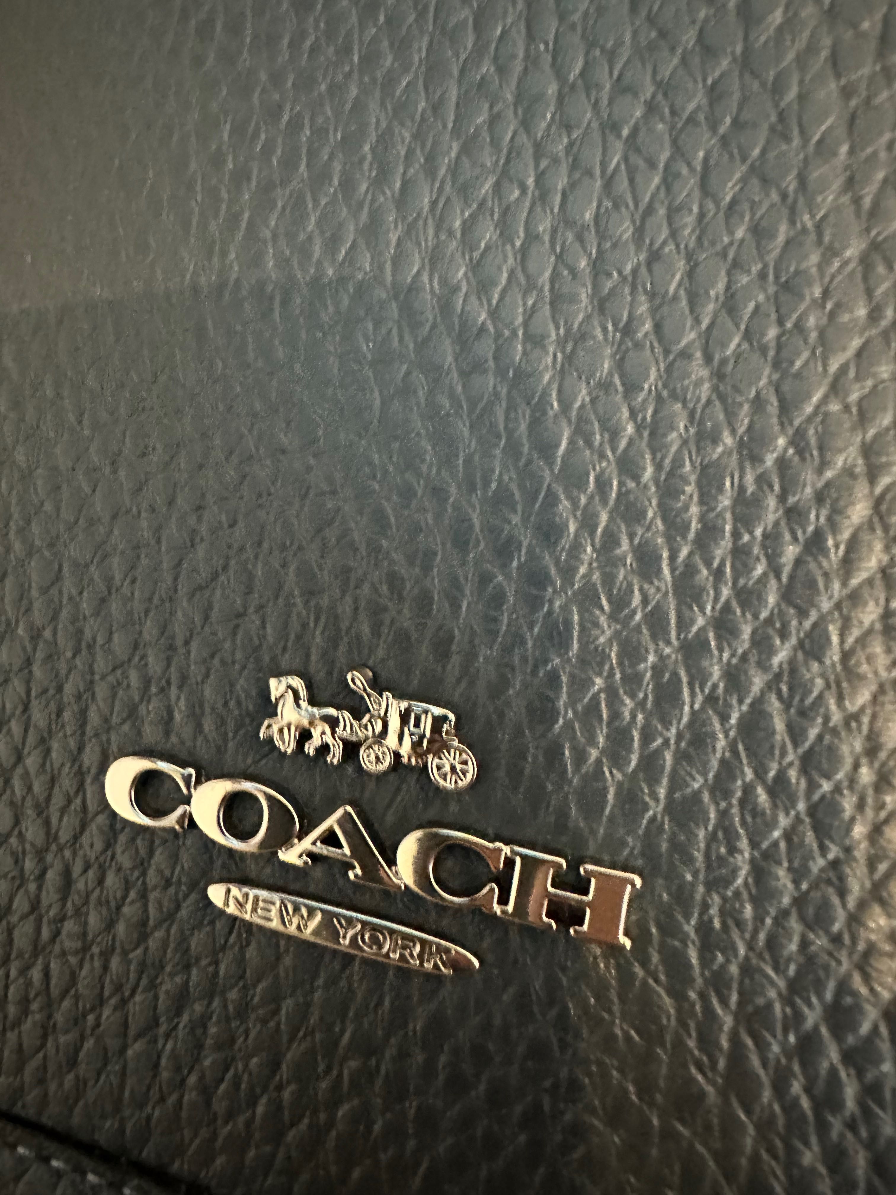 Тъмно синя чанта Coach