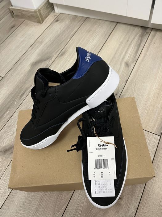 Reebok classic noi cu eticheta