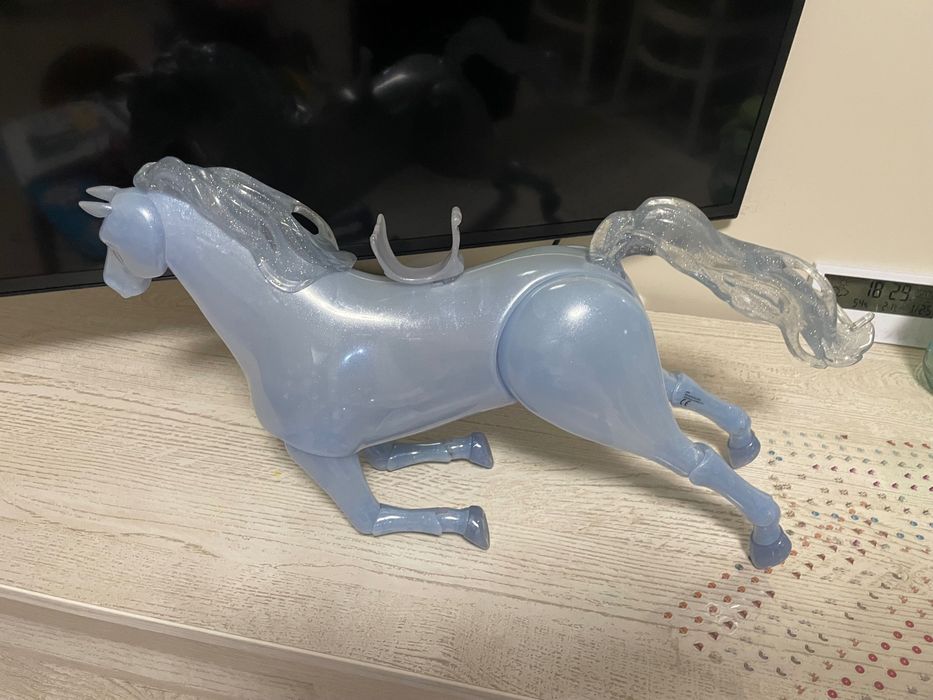 Водният кон на Елза Jakks Pacific inc Nokk