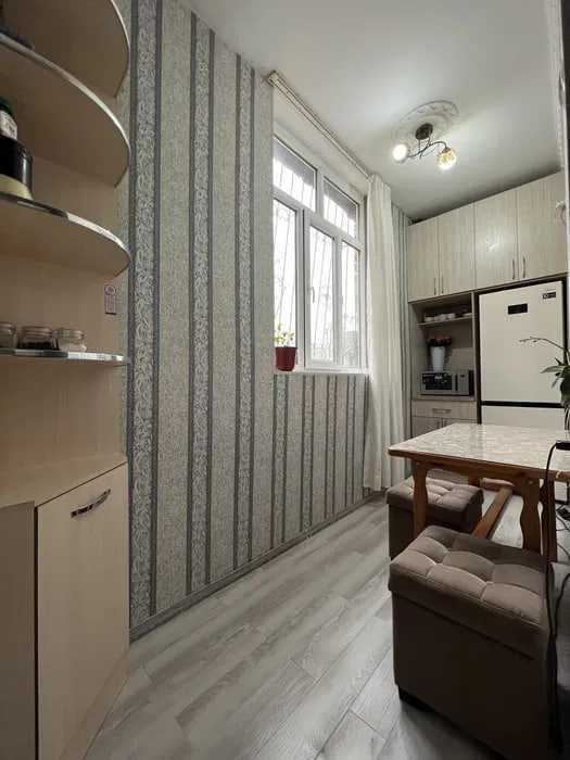 Срочно продается квартира 2/4/4 Юнусабад 2 (мегапланет) 55 кв.м 70000$