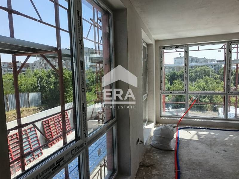 ЕРА ВИВА продава просторен двустаен апартамент в ж.к. Люлин 5 със заст