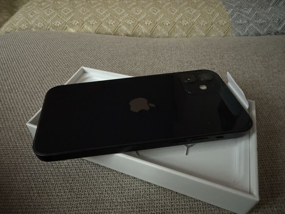 Iphone 12 64gb, използван, 86% батерия