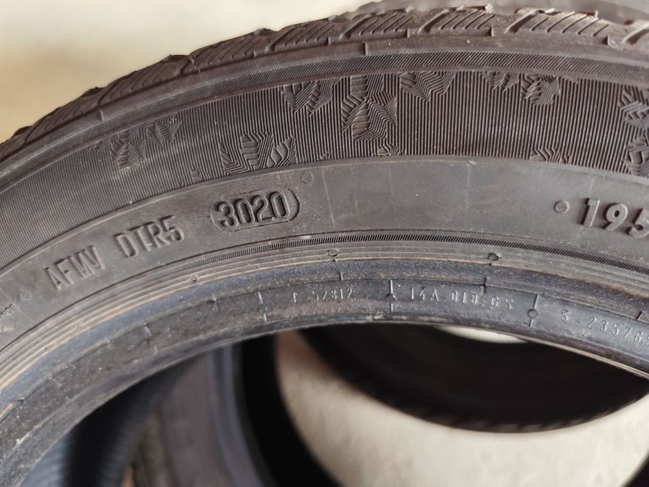 195/50R15 Semperit
