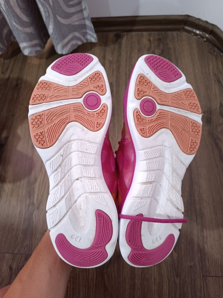Маратонки Asics Gel-fit vida