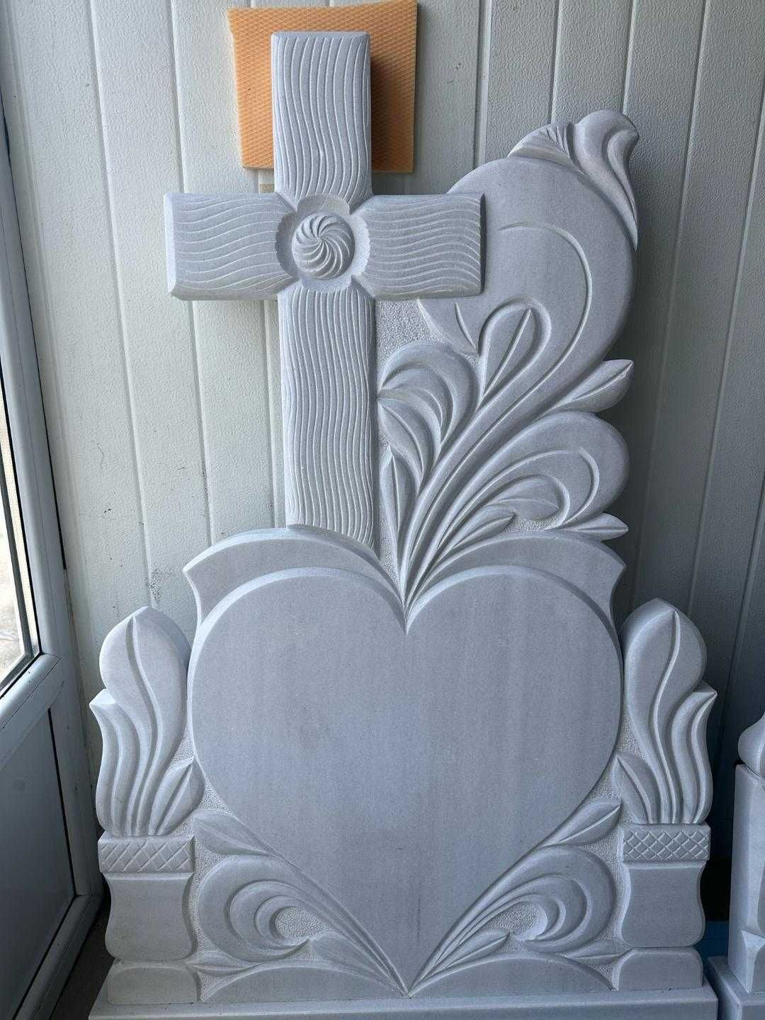 vand cruci de marmura 1500 lei
