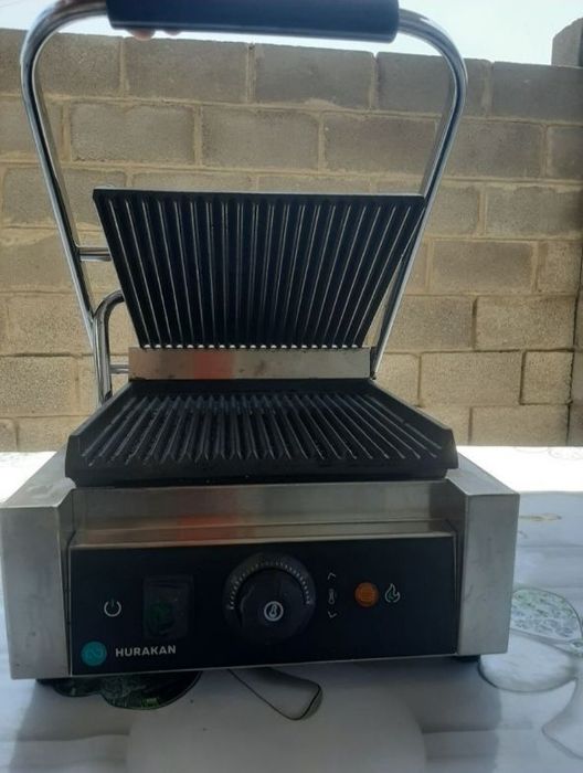 Продам грильницу