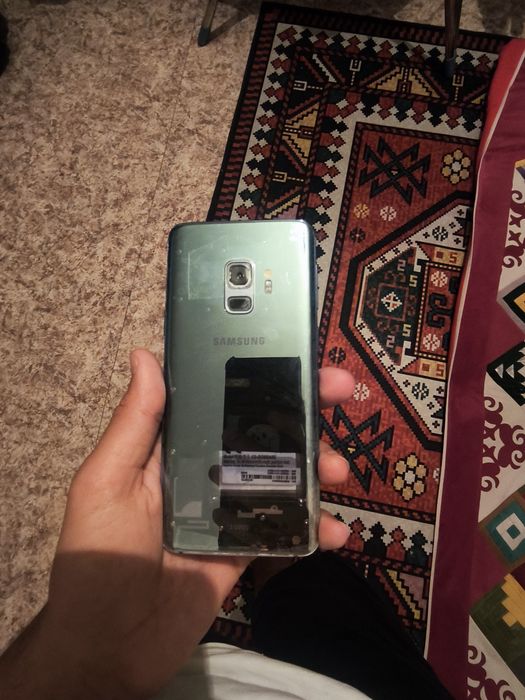 Samsung galaxy S9 отличное состояние, голубой цвет