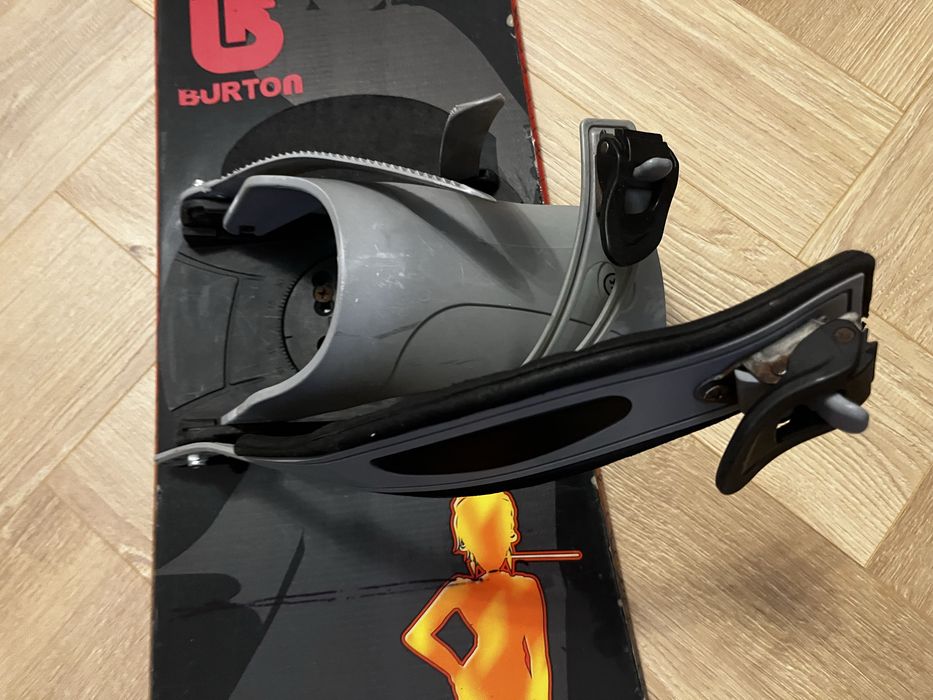 Snowboard cu legaturi