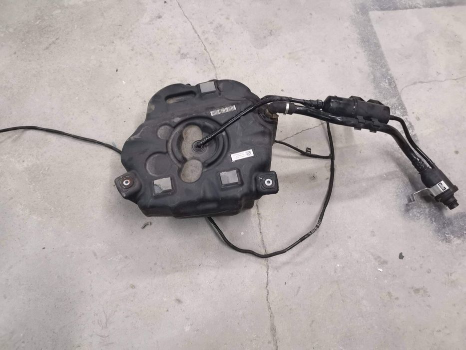 Резервоар AdBlue БМВ Серия 7 / BMW Seria 7 G11/G12 [ - ] Оригинален, В