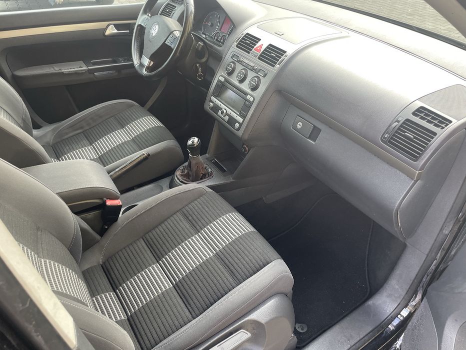 Vw Touran 1.9 Tdi 105cp-mod UNITED-Climatronic-Tempomat-Xenon !