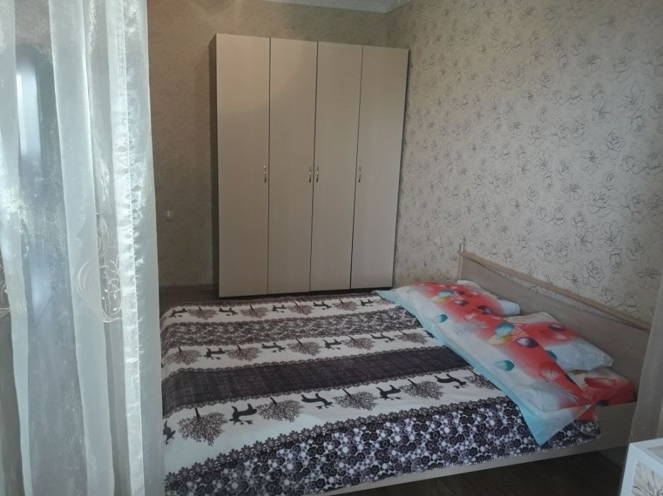 2-х комнатная кв. В 7 мкр, море через дорогу.