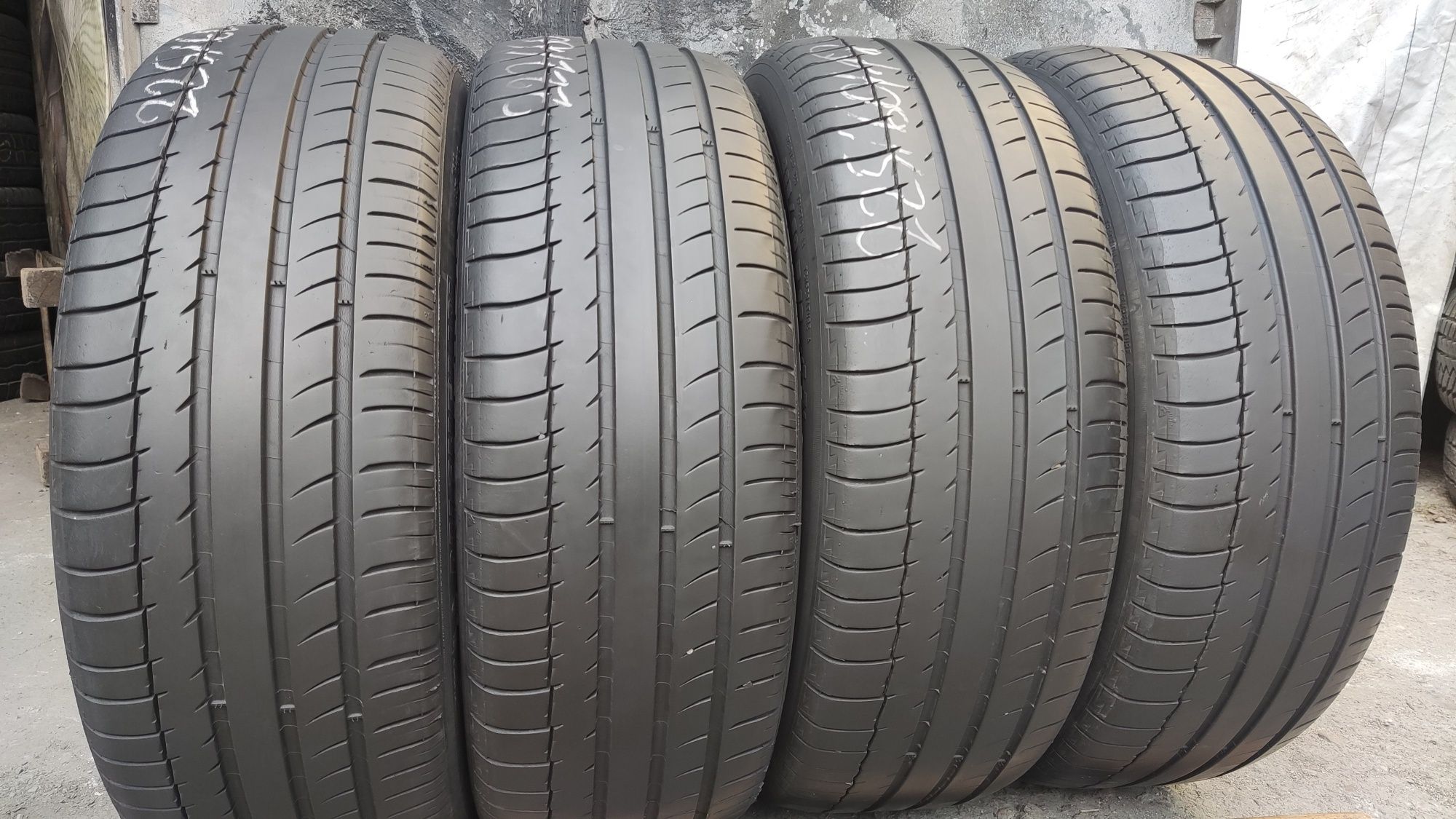 4бр летни гуми 225/60/18 Michelin Latitude Sport
6.6/6.7 mm грайфер
До