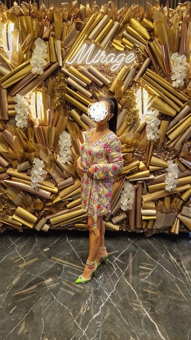 Asos nouă,cu etichetă