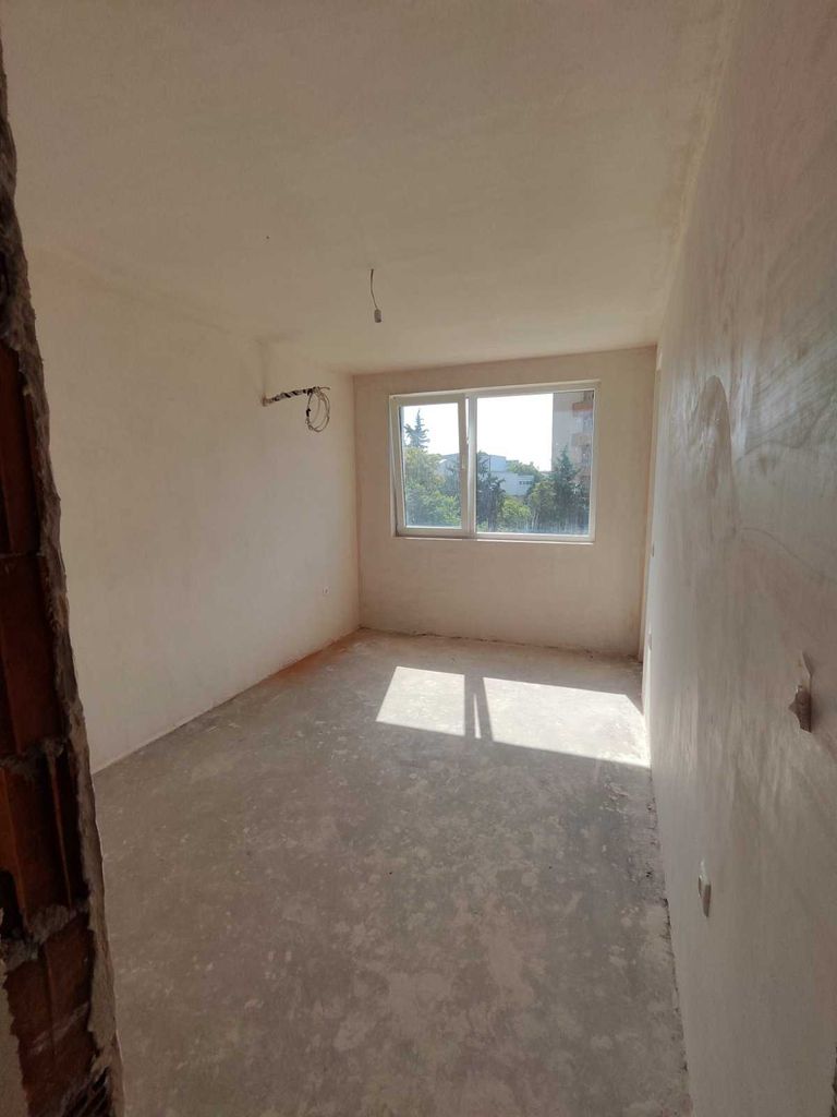 Продава се Тристаен апартамент в Стара Загора, Три чучура - север - 95 кв.м за 1085 €/кв.м - Снимка #7
