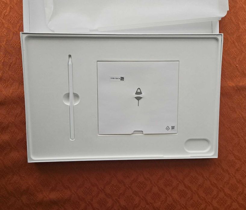 Samsung Tab S11 Ultra 256gb+калъф , клавиатура , протектор и сим карта