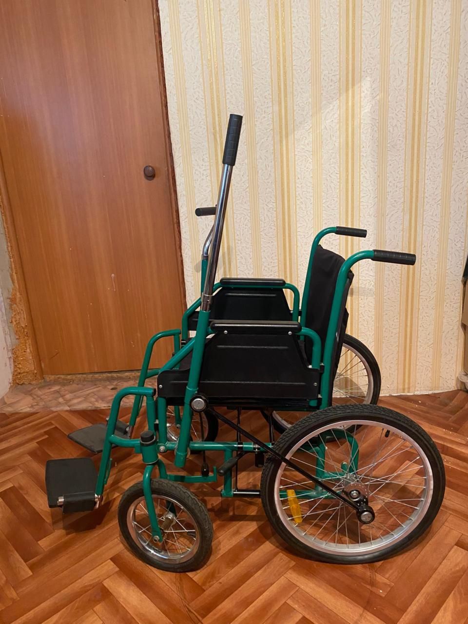 Продам инвалидную коляску
