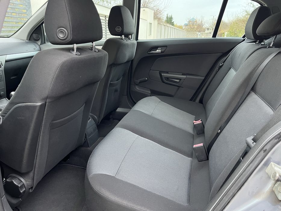 •Opel astra h • 59.000 de km reali •