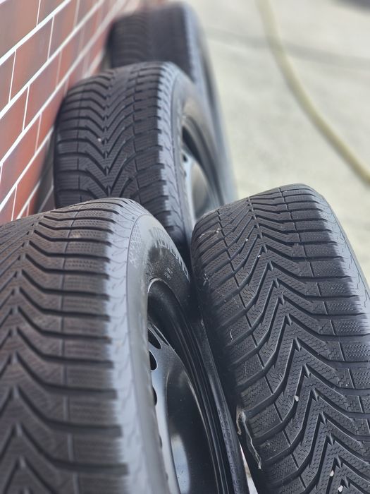 Cauciucuri iarna 205/60/16 Vredestein cu jante tabla