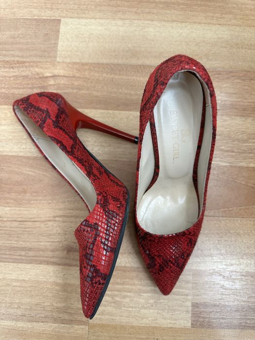 Vand pantofi cu toc piele naturala