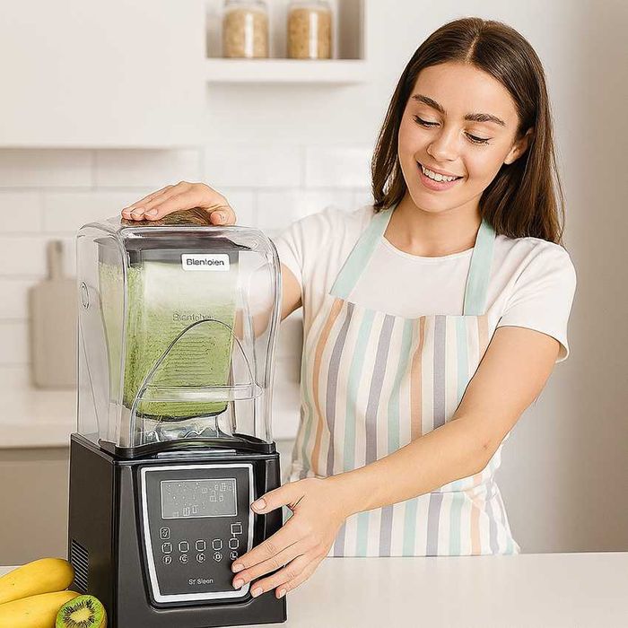 Професионален блендер за смути и шейкове със шумоизолация