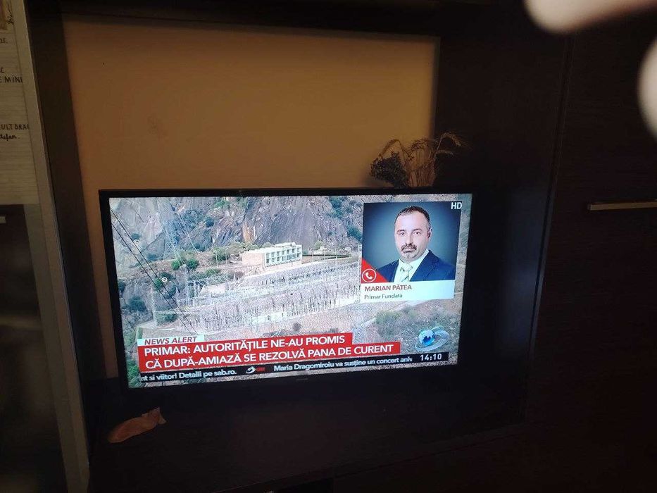 TV LED 40" - Samsung UE40J5200, Full HD, Smart TV, Wi-Fi, Negru