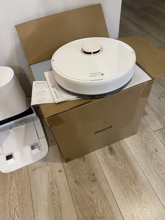 Робот пылесос в отличном состояний пылесос для сузой и влажной уборки