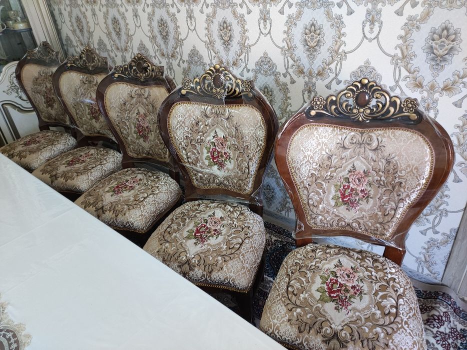 Стол стул для гостиной