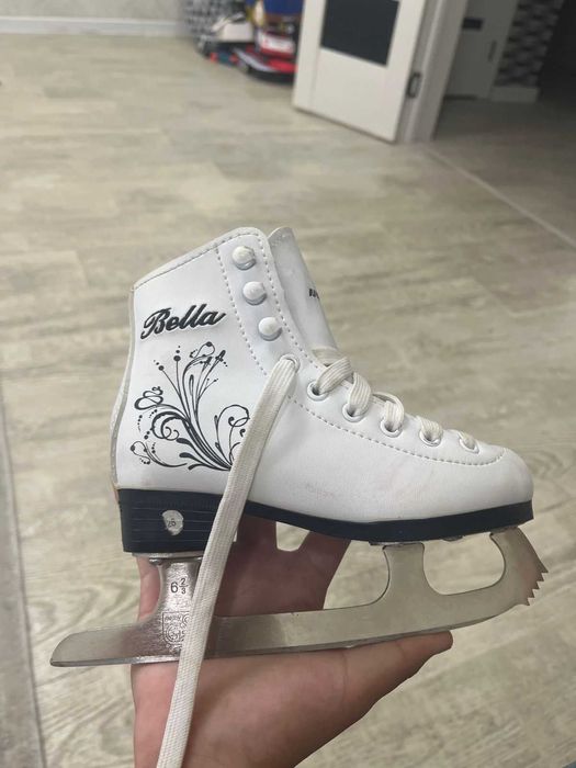 Продам детские коньки, размер 28