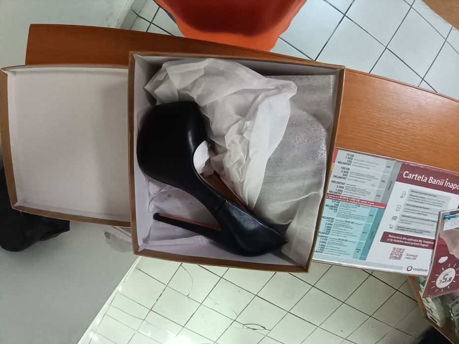 Vind pantofi dama negri noi
