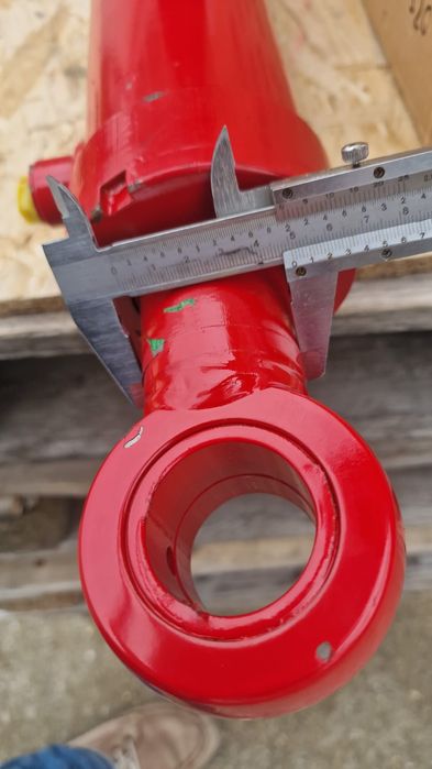 Cilindru hidraulic 50 cm inchis diametru tija 50 mm diametru bolt 40 m