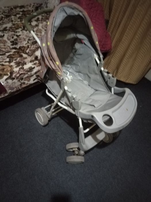 Продаю каляску в среднем состояние