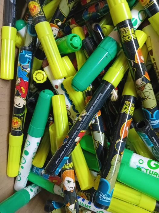 Carioci galben fosforescent. Pret 100 lei pentru 100 bucati