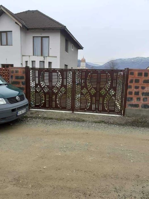 Porti din tabla decupata