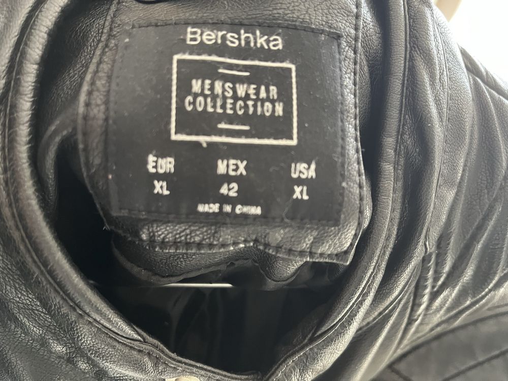 Кожено яке Bershka без коментар