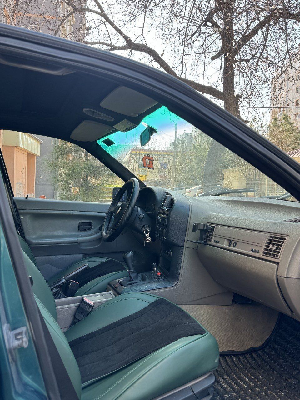 Продаю BMW E36 318i