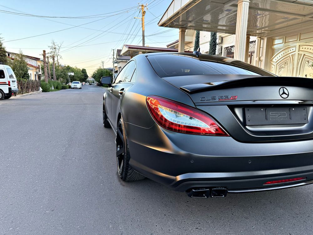 Mersedes Benz CLS Banan AMG Body Kit Состаяние Идеално