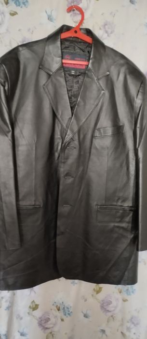 Продаю кожаный пиджак