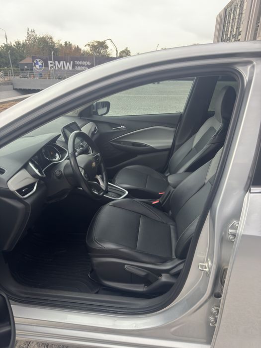 Chevrolet Onix Premier