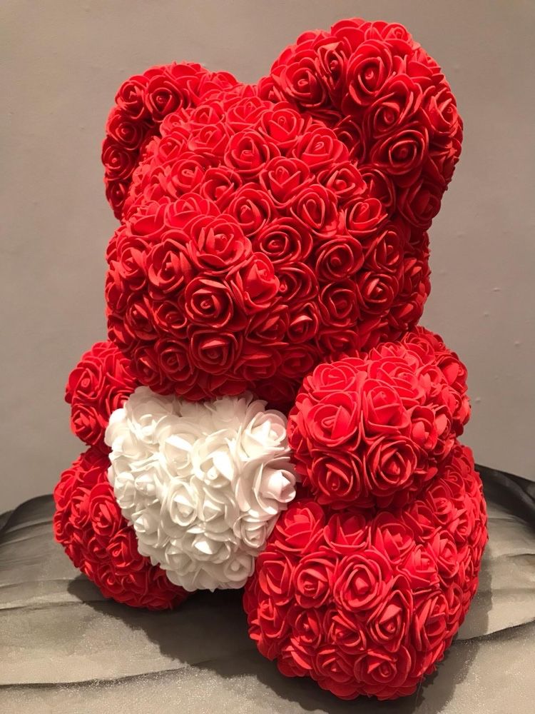 Ursulet din trandafiri de spuma rosu cu inimioara 40 cm 170 lei